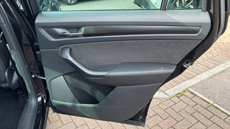 Skoda Kodiaq 1.5 TSI Sport Line 5dr DSG [7 Seat] Petrol Estate